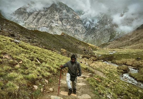 Trekking in the Himalayan mountains in Nepal - Placement Year International